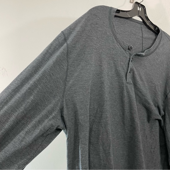 Lululemon Top Men's Medium Grey Basic Long Sleeve Henley - Picture 2 of 7